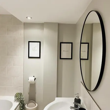Beautiful 1-bed In