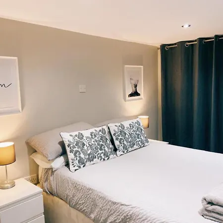 Beautiful 1-bed In *